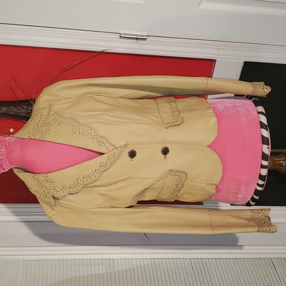 ππ€π WILSONS VINTAGE 90S GENUINE LEATHER TAN EYELET SCALLOPED BLAZER JACKET - Picture 3 of 16